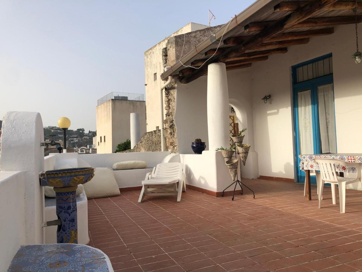 Willa Isola - Lipari Centro Storico Zewnętrze zdjęcie