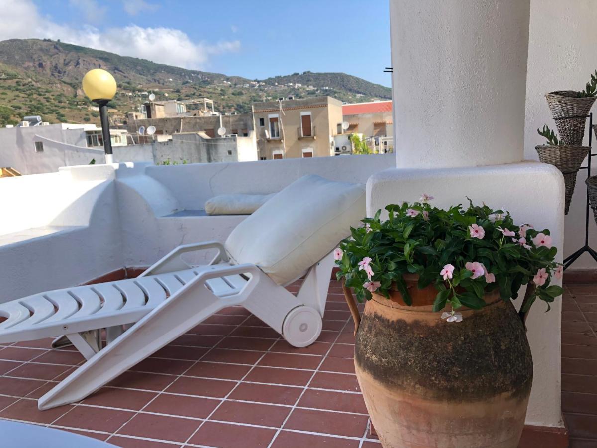 Willa Isola - Lipari Centro Storico Zewnętrze zdjęcie